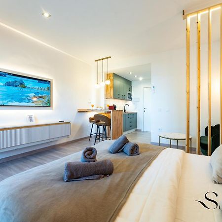 Seaview Beachfront Studio With Aqua Park & Balcony Benalmádena Kültér fotó