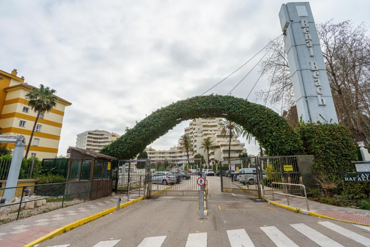 Seaview Beachfront Studio With Aqua Park & Balcony Benalmádena Szoba fotó
