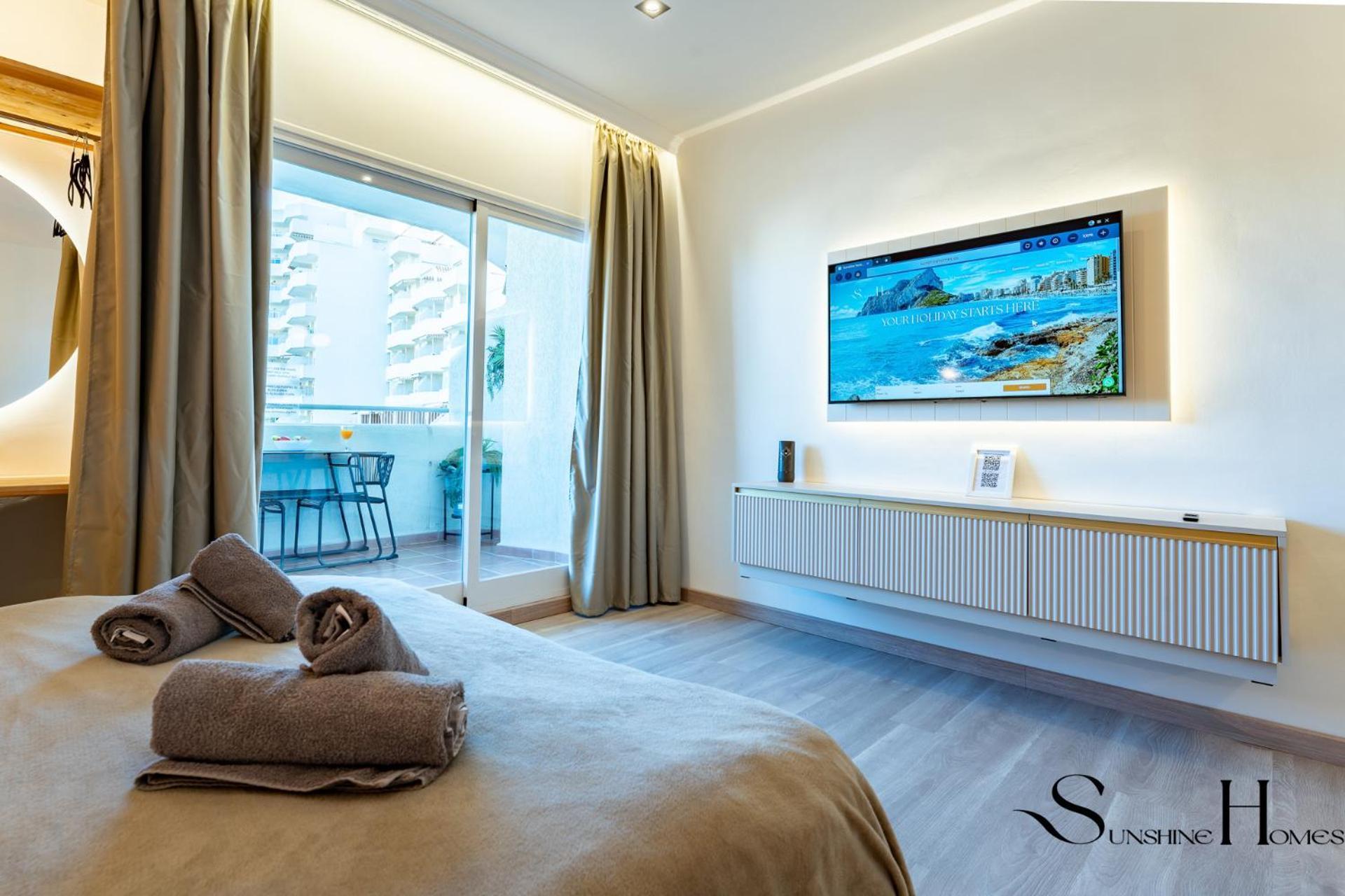 Seaview Beachfront Studio With Aqua Park & Balcony Benalmádena Kültér fotó
