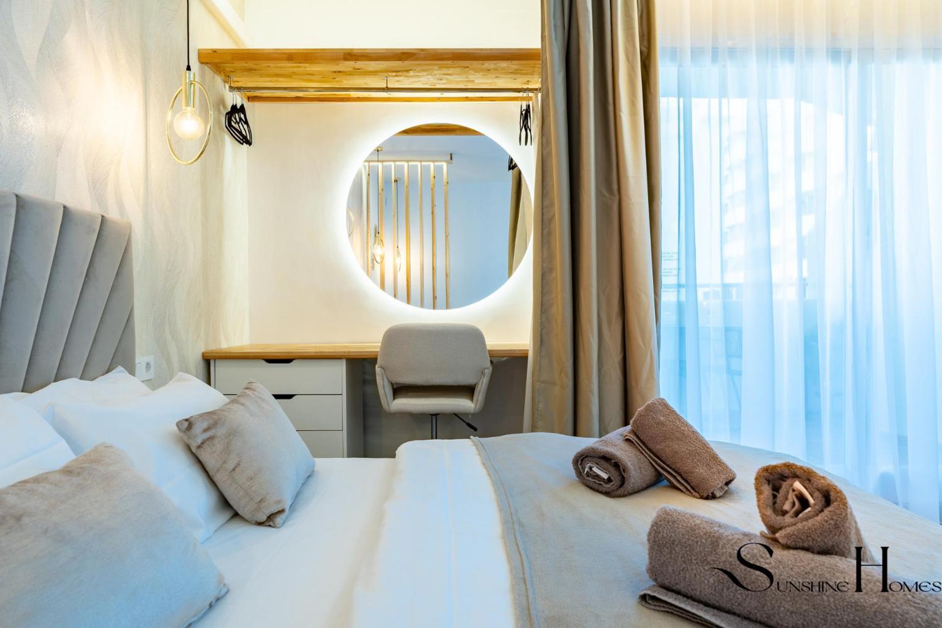 Seaview Beachfront Studio With Aqua Park & Balcony Benalmádena Kültér fotó