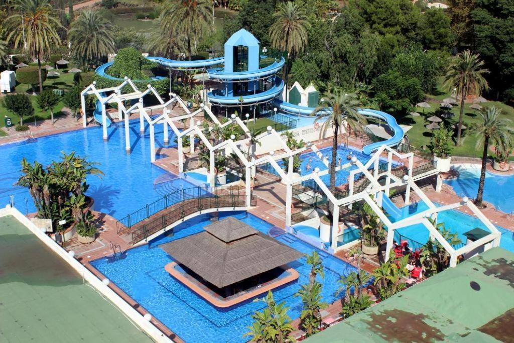 Seaview Beachfront Studio With Aqua Park & Balcony Benalmádena Kültér fotó